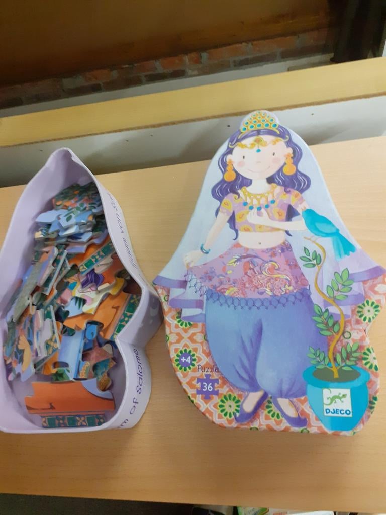 Puzzel met 36 grote stukken van Djeco, Ophalen, 10 tot 50 stukjes, Zo goed als nieuw, 4 tot 6 jaar