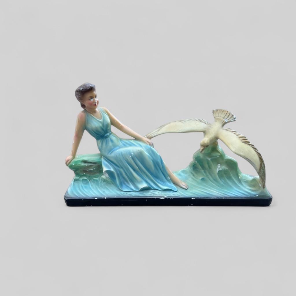 Statue art déco femme avec oiseau, Antiquités & Art, Enlèvement ou Envoi