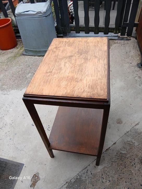 Petite tables ancienne de couleur chêne, Enlèvement