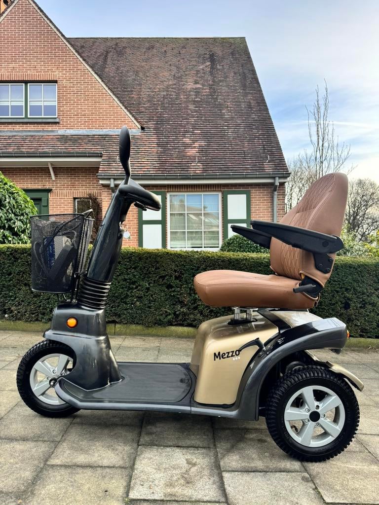 Life & Mobility Mezzo Elegance Prachtig Invalide Scootmobiel, Diversen, Ophalen of Verzenden, Inklapbaar, Zo goed als nieuw, Elektrische rolstoel