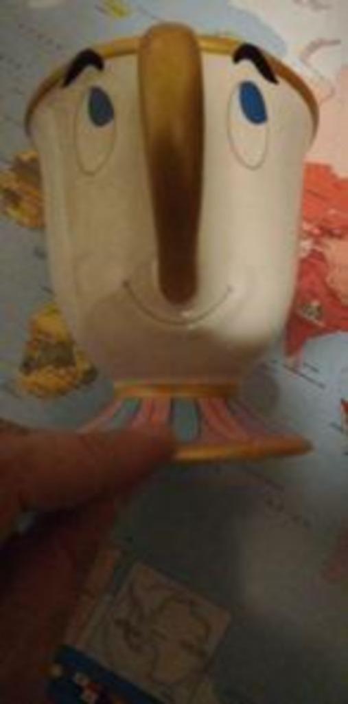 Tasse la belle et la bête Disney neuve juste mis en deco, Enlèvement ou Envoi, Cendrillon ou Belle, Neuf, Autres types