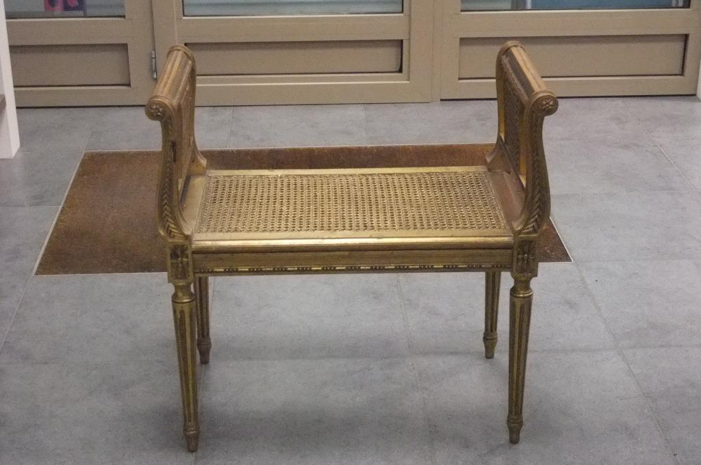 Bankje franse stijl, Enlèvement