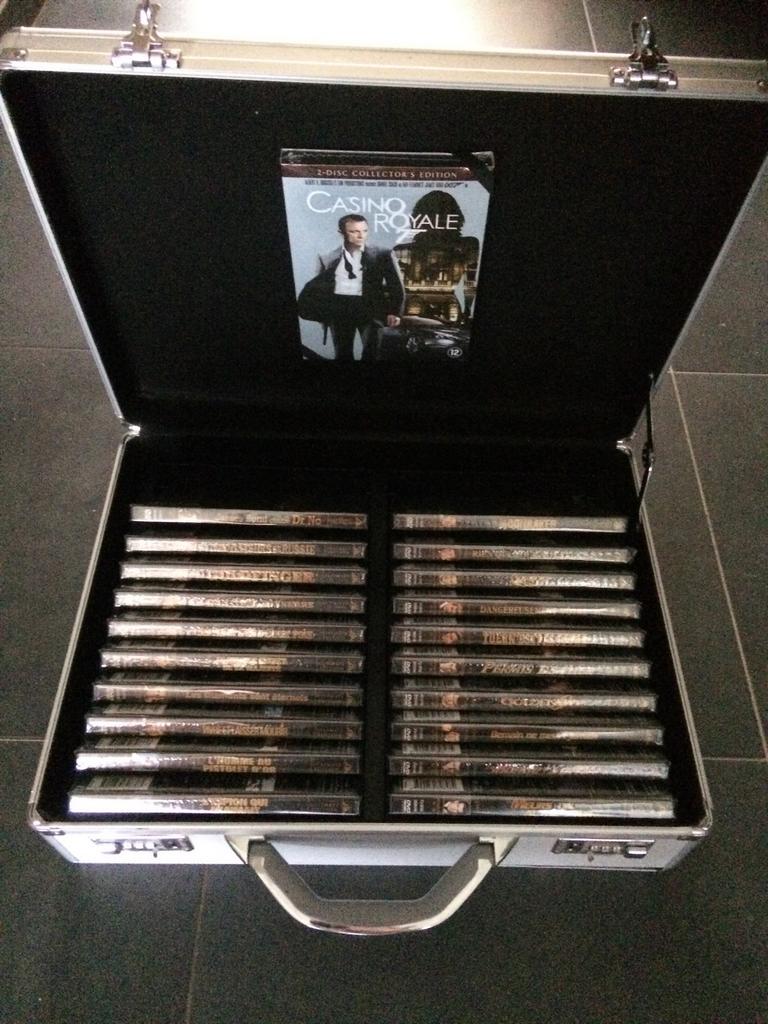 Koffer met James Bond films (limited edition), Ophalen, Zo goed als nieuw, Actie, Boxset