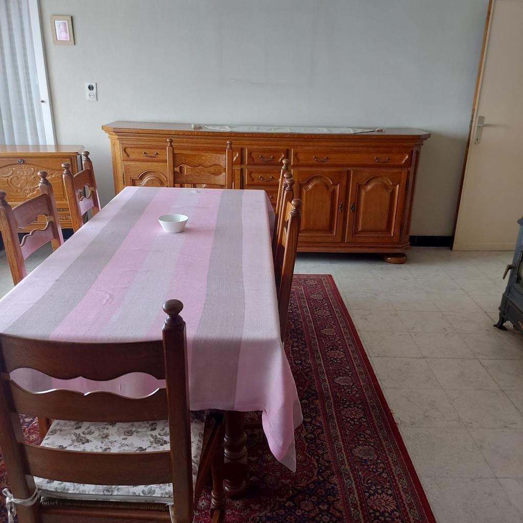 Salle à manger entièrement en chêne, Enlèvement