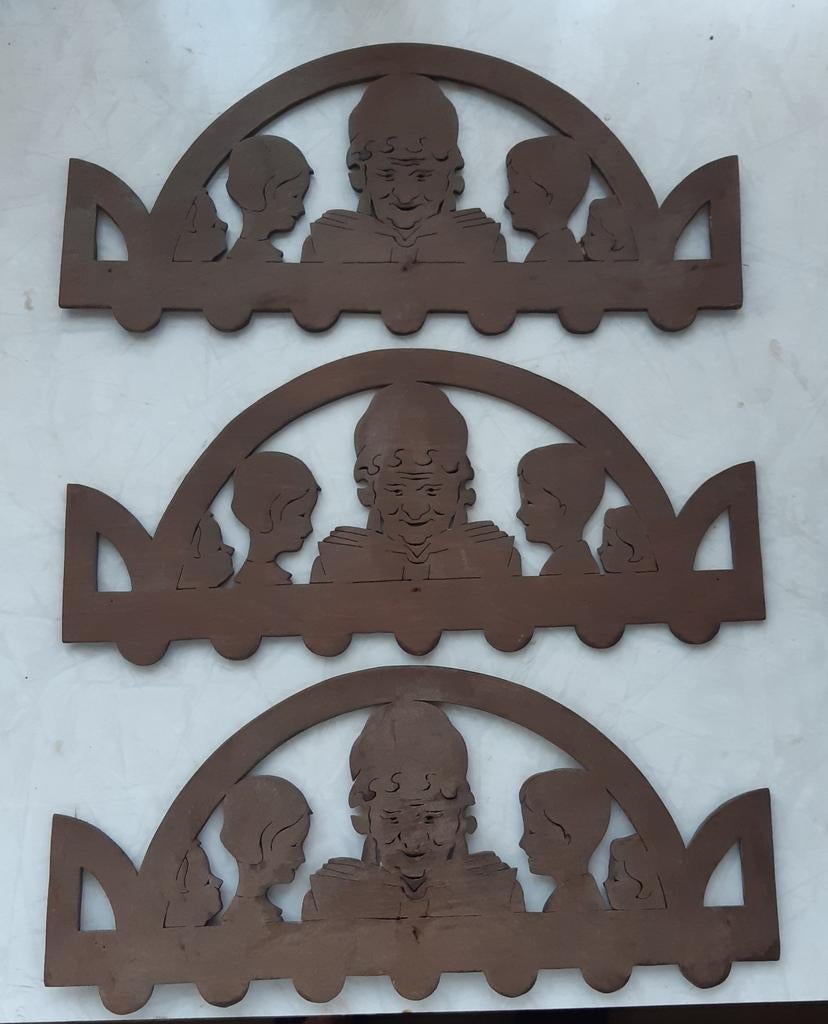 Houtsnijwerk " grootmoeder vertelt ", Ophalen of Verzenden