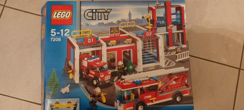 Lego City: brandweerkazerne (7208), Kinderen en Baby's, Speelgoed | Duplo en Lego, Zo goed als nieuw, Lego, Complete set, Ophalen of Verzenden