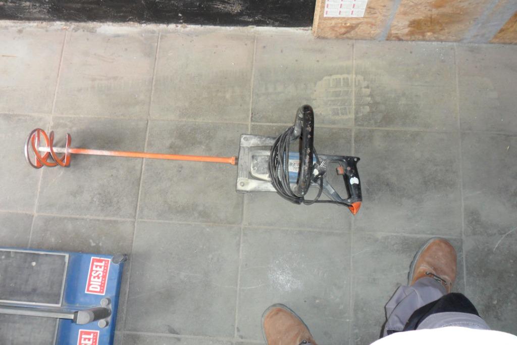 MIXEUR COLLE CARRELAGE, Enlèvement, Utilisé