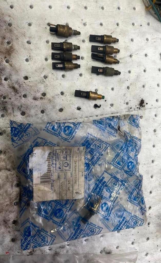 10 remlichtschakelaars Piaggio Vespa Bravo & Ciao, Ophalen of Verzenden, Nieuw, Vespa