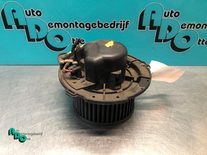 Moteur de ventilation chauffage d'un Volkswagen Passat (Pass, Volkswagen, -, 3 mois de garantie, Utilisé