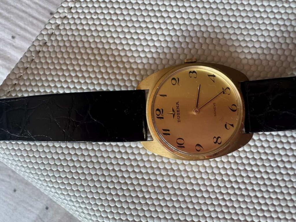 Montre dugena à remontage mecanique des années 60, Bijoux, Sacs & Beauté, Montres | Anciennes | Antiquités, Enlèvement
