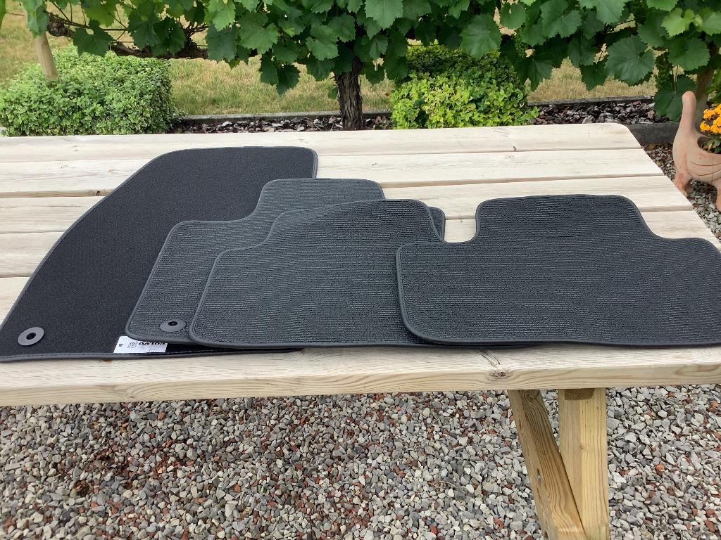 Jeu tapis Volvo, Enlèvement, Neuf