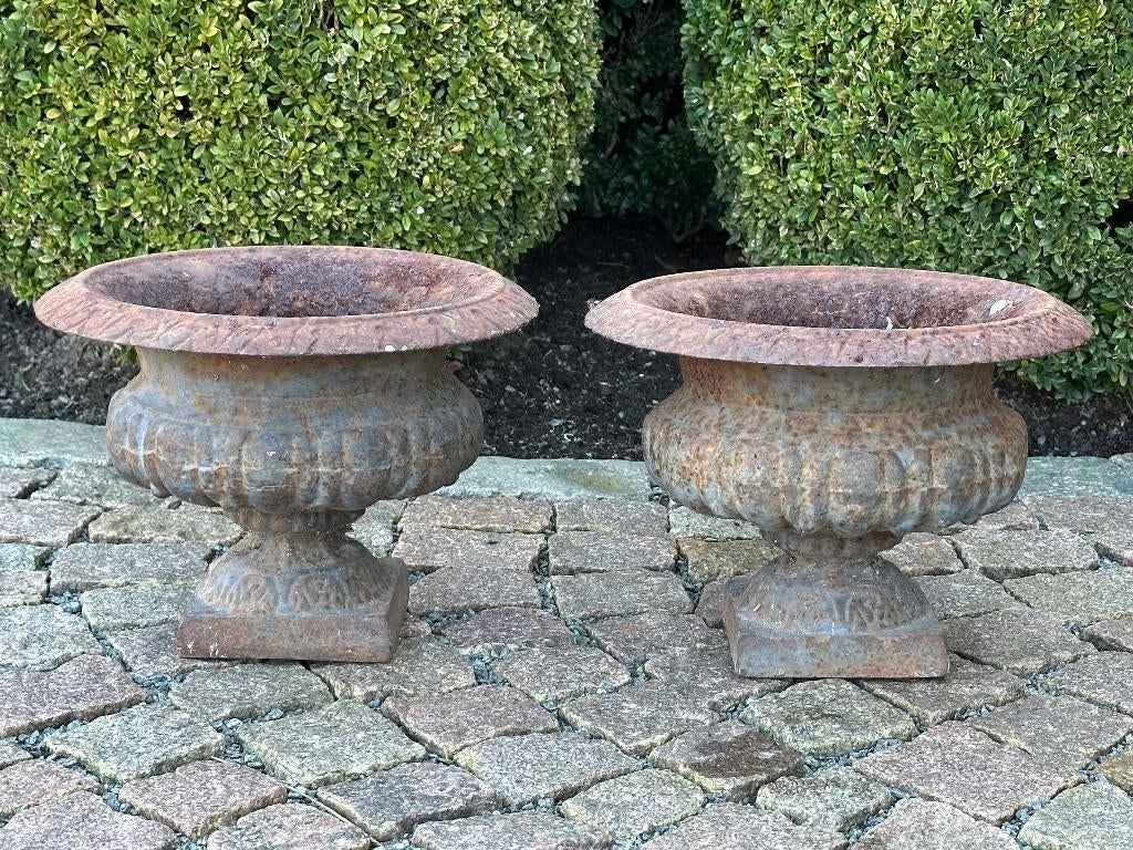 2 vases de jardin en fonte - belle patine - excellent état, Enlèvement