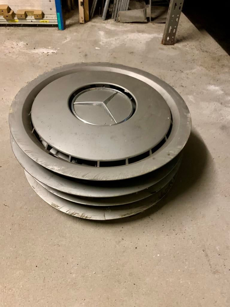 Mercedes w124 - 190 - 200 - 220 -230, Autos : Divers, Enjoliveurs, Enlèvement, Comme neuf