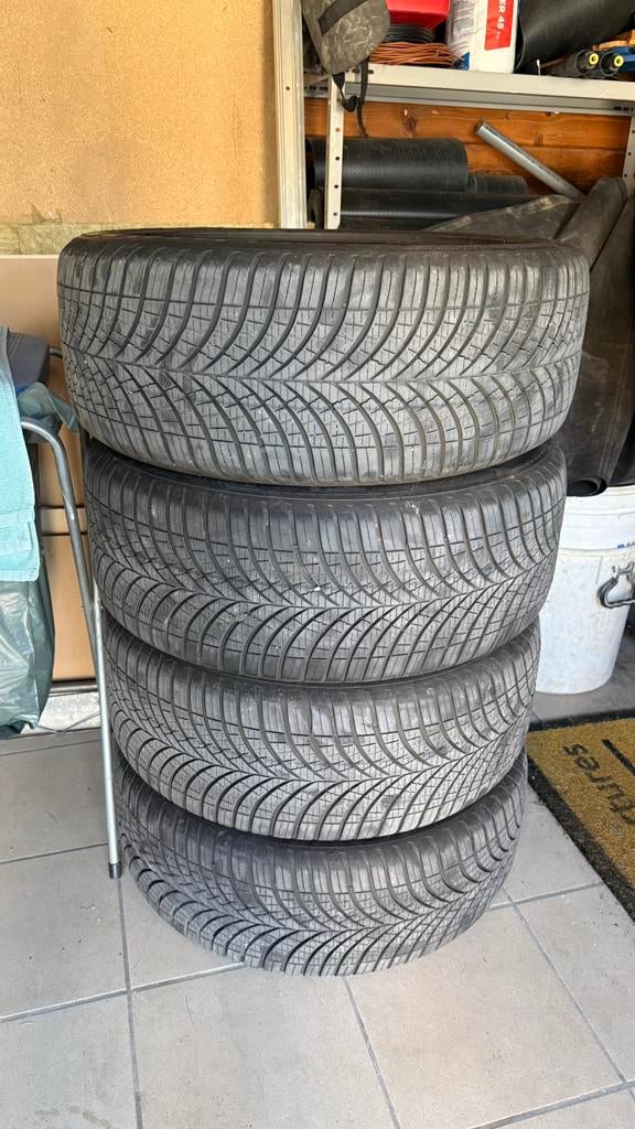 Goodyear Vector all season 245/45R19, All Season, Band(en), Personenwagen, Ophalen