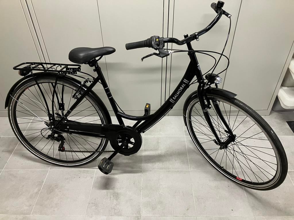 Degelijke damesfiets/ meisjesfiets Balmoral, Fietsen en Brommers, Fietsen | Dames | Damesfietsen, Ophalen, Gebruikt, Overige merken