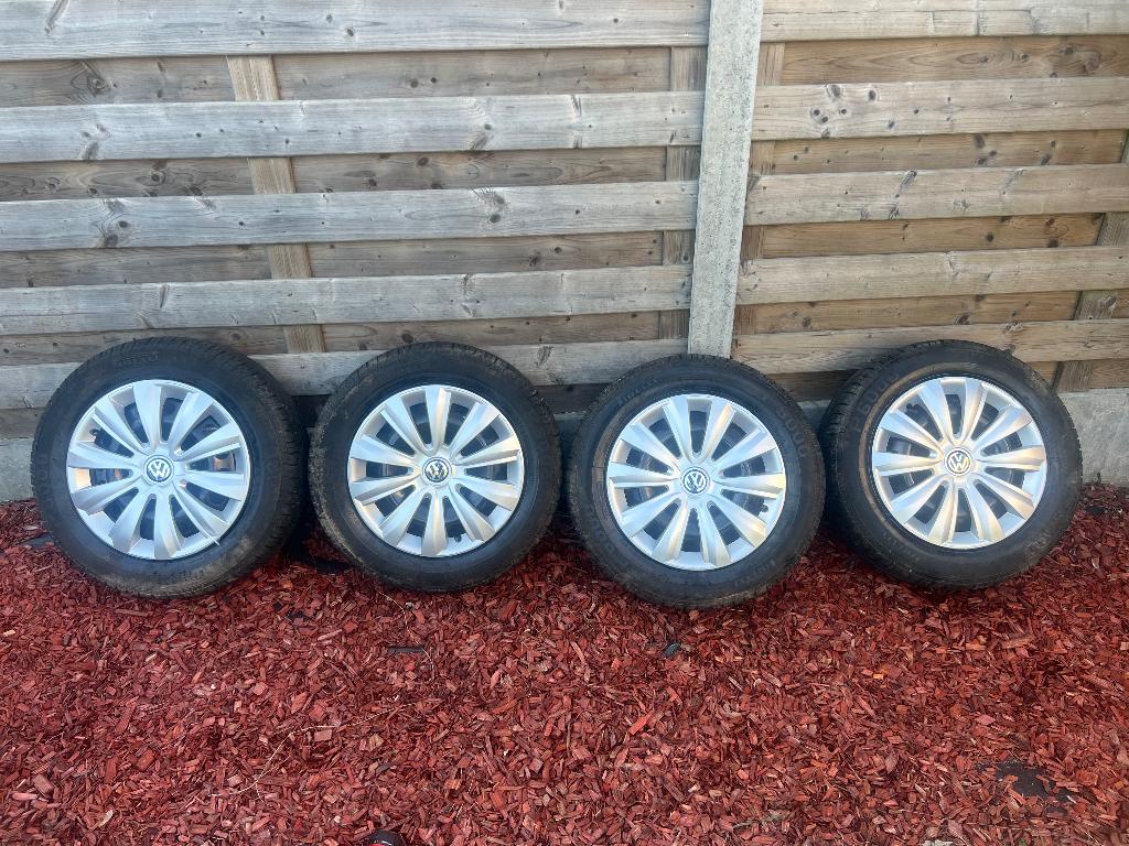 Golf 6 Zomer sett pirelli met nieuw deksels 5x112, Auto-onderdelen, Banden en Velgen, Ophalen, Gebruikt, 15 inch, Banden en Velgen
