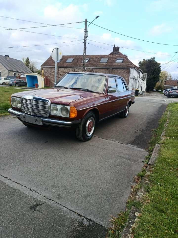 Mercedes w123 300D 1982 automatique, Auto's, Automaat, 4 zetels, Mercedes-Benz, Bedrijf