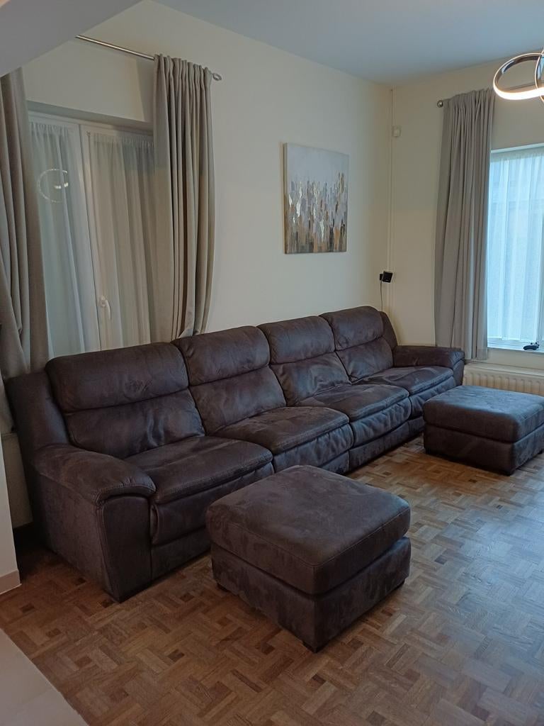 Salon de 3m50 avec 2 poufs, date de janvier 2023, Maison & Meubles, Enlèvement, Comme neuf