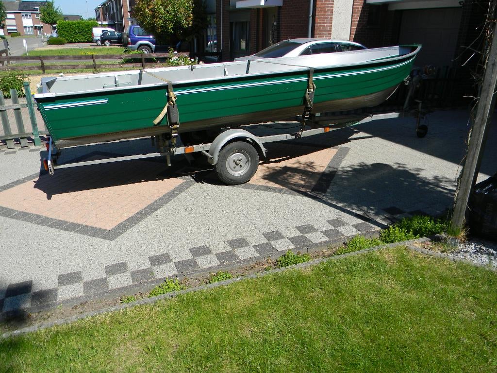 Bateau de pêche en aluminium, Enlèvement, Utilisé, Aluminium, Avec remorque