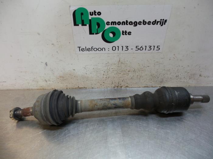 Aandrijfas links-voor van een Peugeot Partner (Partner 02-), Gebruikt, -, -, Ophalen of Verzenden