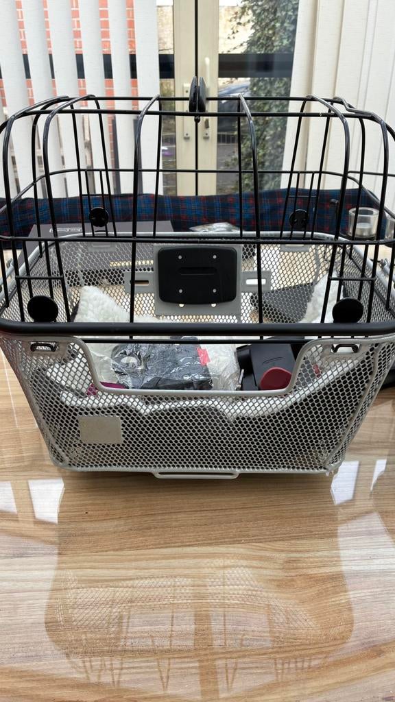Fietsmandje voor hondjes 40x30cm grijs metaal, Fietsen en Brommers, Fietsaccessoires | Fietsmanden, Ophalen, Zo goed als nieuw