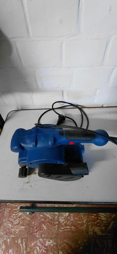 Bandschuurmachine Powerplus, Doe-het-zelf en Bouw, Gereedschap | Schuurmachines, Ophalen of Verzenden, Zo goed als nieuw, 600 tot 1200 watt