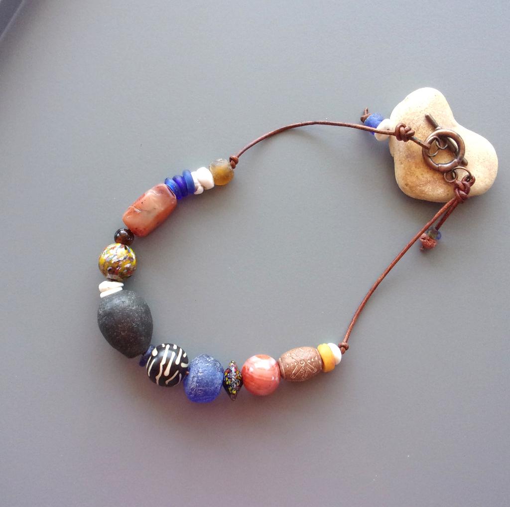 Afrikaanse ketting in carneool, Dogon kralen, millefiori, Blauw, Nieuw, Ophalen of Verzenden, Steen of Mineraal