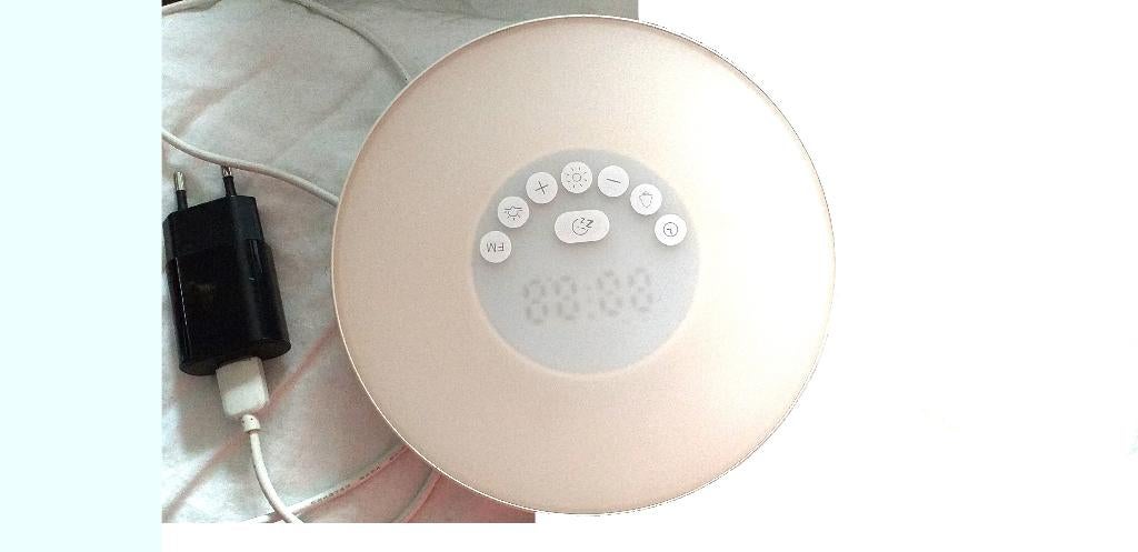 Radio réveil  Lampe 6 couleurs - 6 Sons naturels - Radio FM, Electroménager, Réveils, Envoi