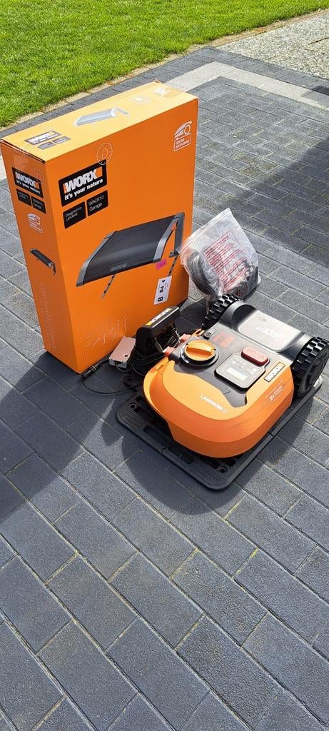 Worx landroid WR142E M700 met garage, Jardin & Terrasse, Enlèvement
