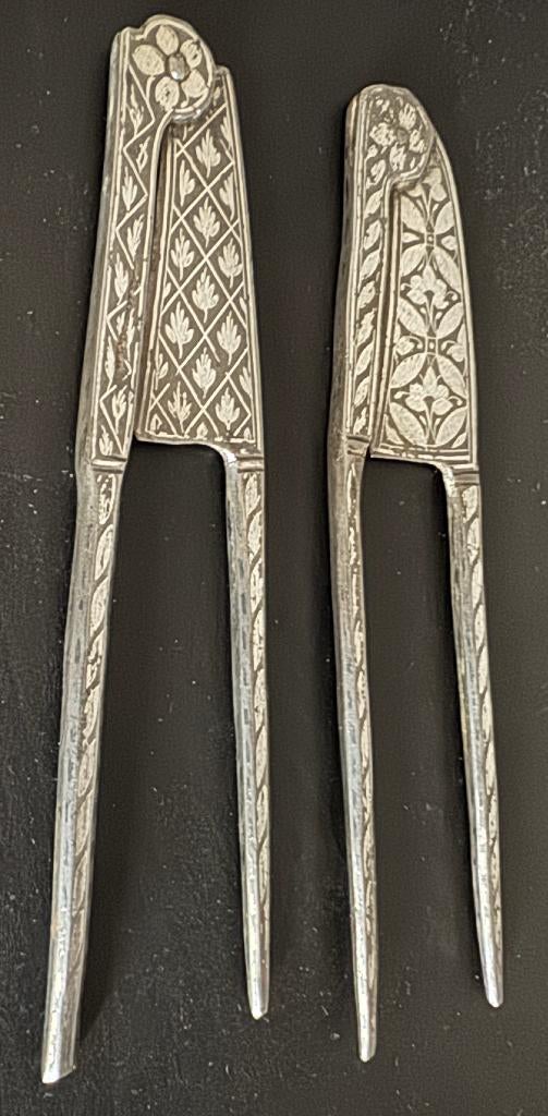 Ancienne Paire de Casse Noix de Betel en Argent Tribal, Antiquités & Art, Enlèvement ou Envoi