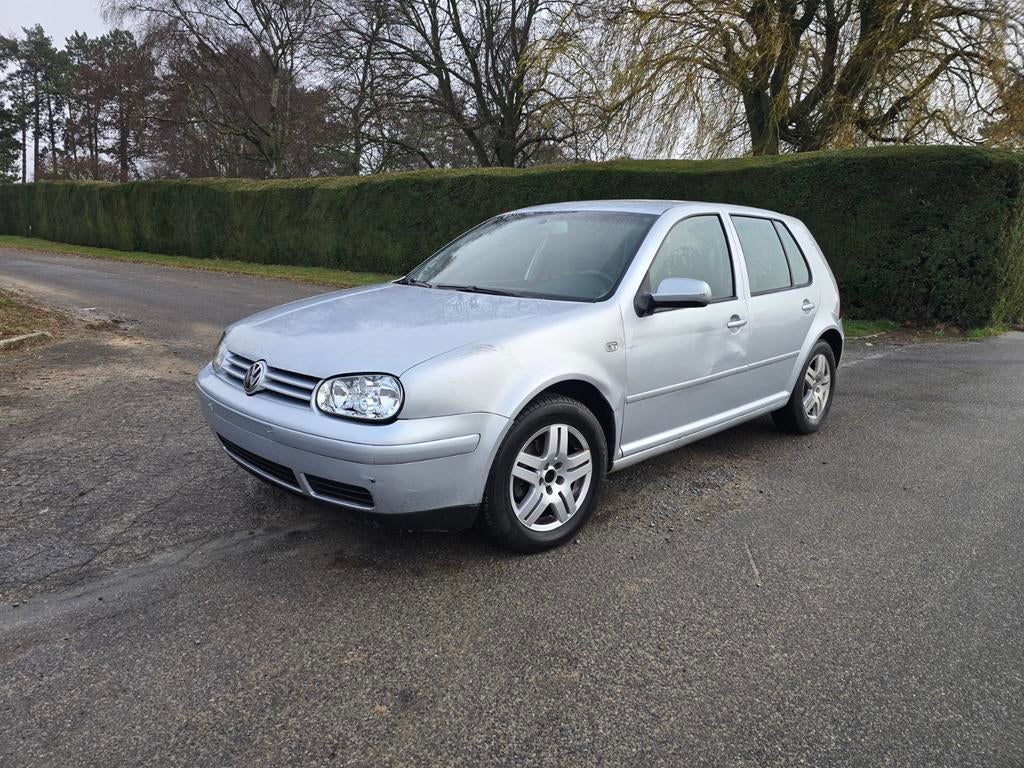 Volkswagen Golf 2.0 ESSENCE, Bedrijf, Te koop
