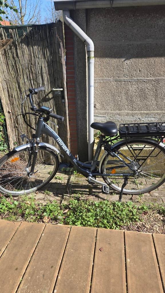 Vélo électrique bien entretenu (sans chargeur), Enlèvement, Utilisé, Autres types, Minerva