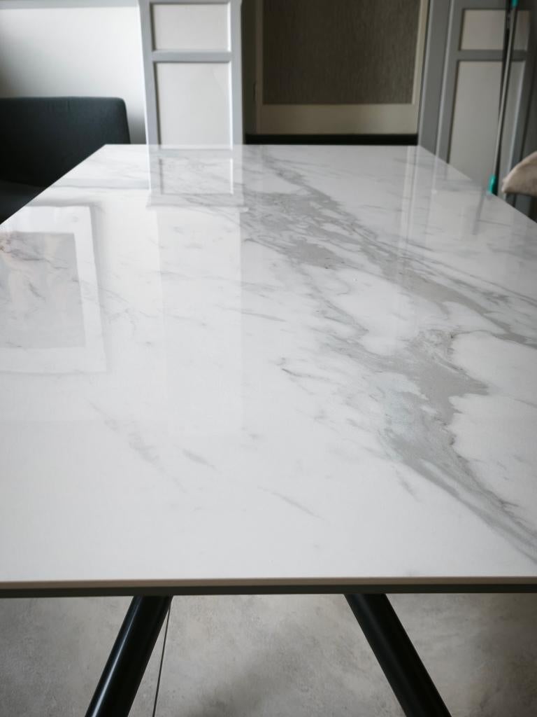 Table salle a manger verre céramique effet marbre, 150 à 200 cm, Cinq personnes ou plus, Comme neuf, Enlèvement
