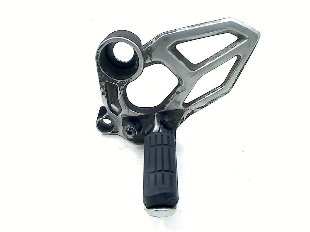 REPOSE PIEDS AVANT GAUCHE Yamaha Niken GT 2021- (MXT850D), Motos, Dhr. S. di Majo, Utilisé, Info@cama-motorparts.nl, P.J. Troelstraweg 8 8
3144 CX  MAASSLUIS, NL