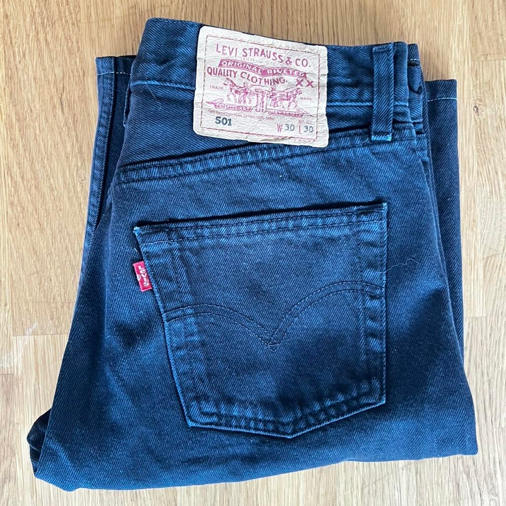 Short Levi’s 501 Bleu Foncé W30 L30, Enlèvement ou Envoi, W32 (confection 46) ou plus petit, Levis, Porté