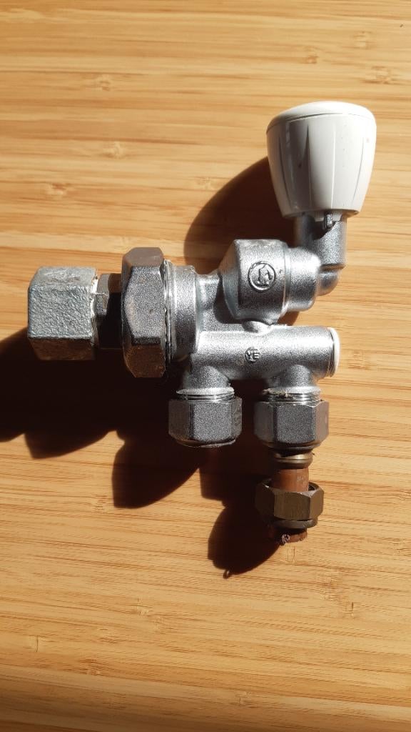 Vanne Giacomini R304T, Bricolage & Construction, Chauffage & Radiateurs, Enlèvement, Utilisé, Radiateur