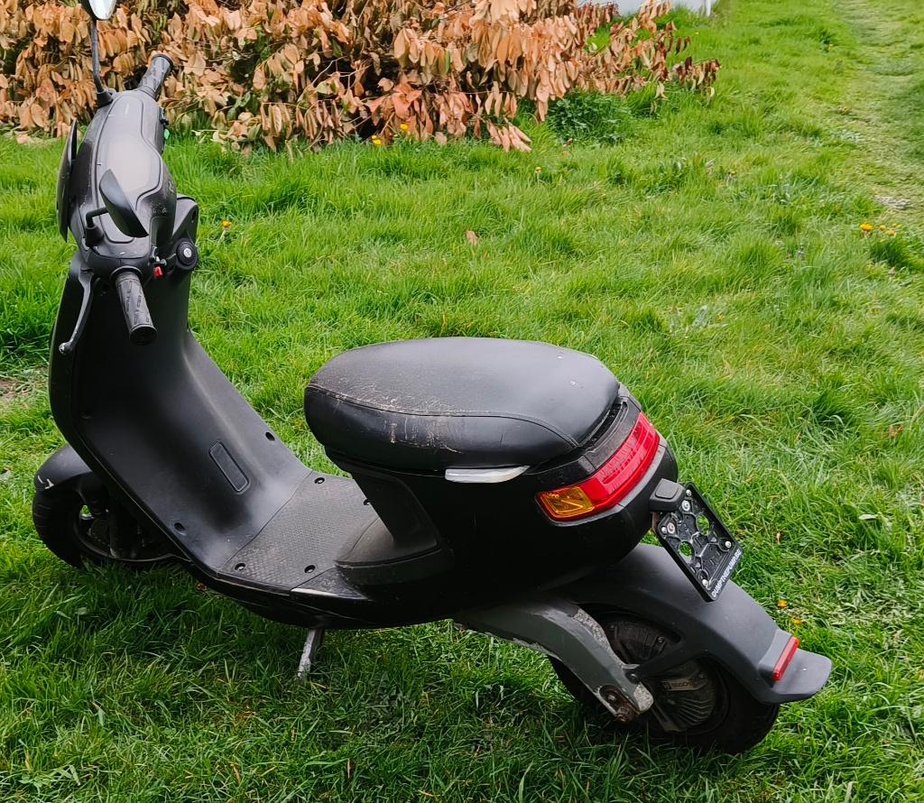 Scooter NIU M1 Pro, Fietsen en Brommers, Ophalen, Elektrisch, Klasse B (45 km/u), 50 cc