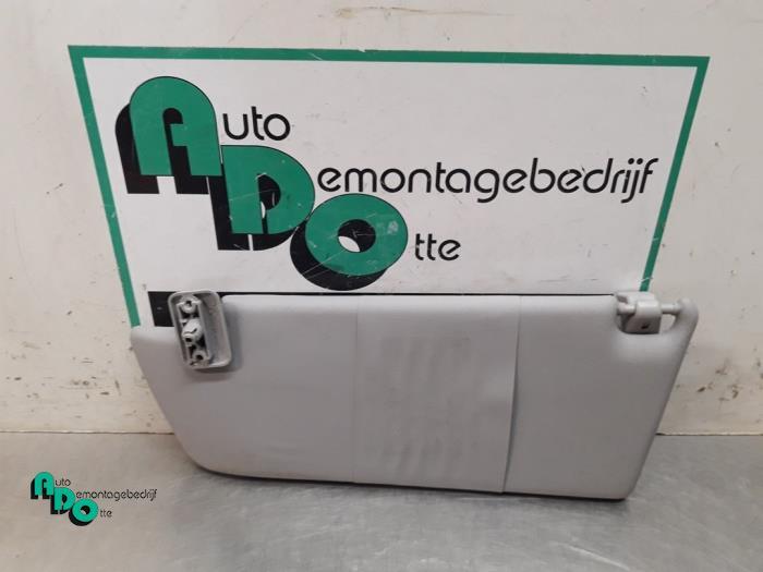 Pare-soleil d'un Opel Zafira B (Zafira B 05-), Autos : Pièces & Accessoires, Habitacle & Garnissage, Opel, Utilisé, 3 mois de garantie