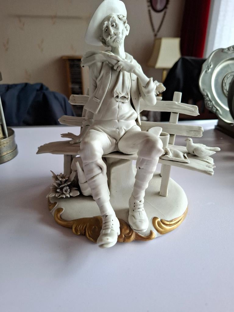 Porseleinen beeldje (Capodimonte), Ophalen