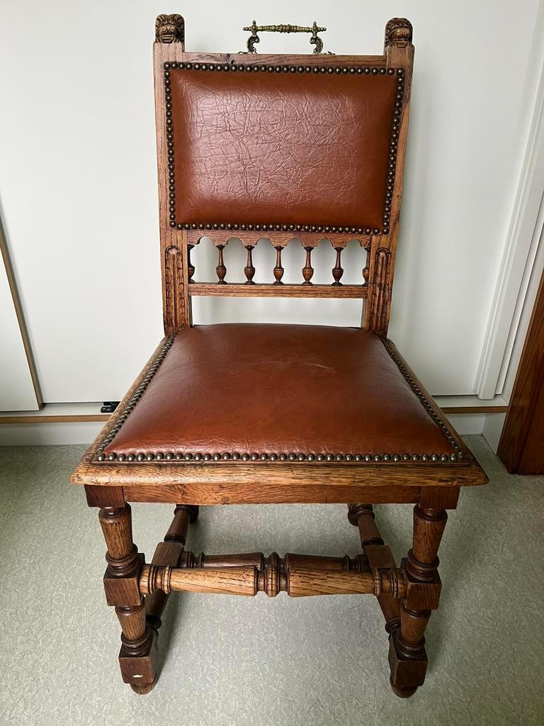 Chaise ancienne en bois avec assise et dossier en cuir, Antiquités & Art, Enlèvement