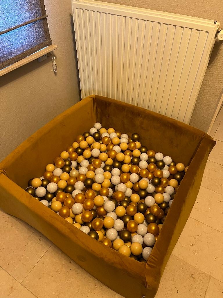 Piscine à balles, Enfants & Bébés, Jouets | Jouets de bébé, Comme neuf, Autres types, Enlèvement