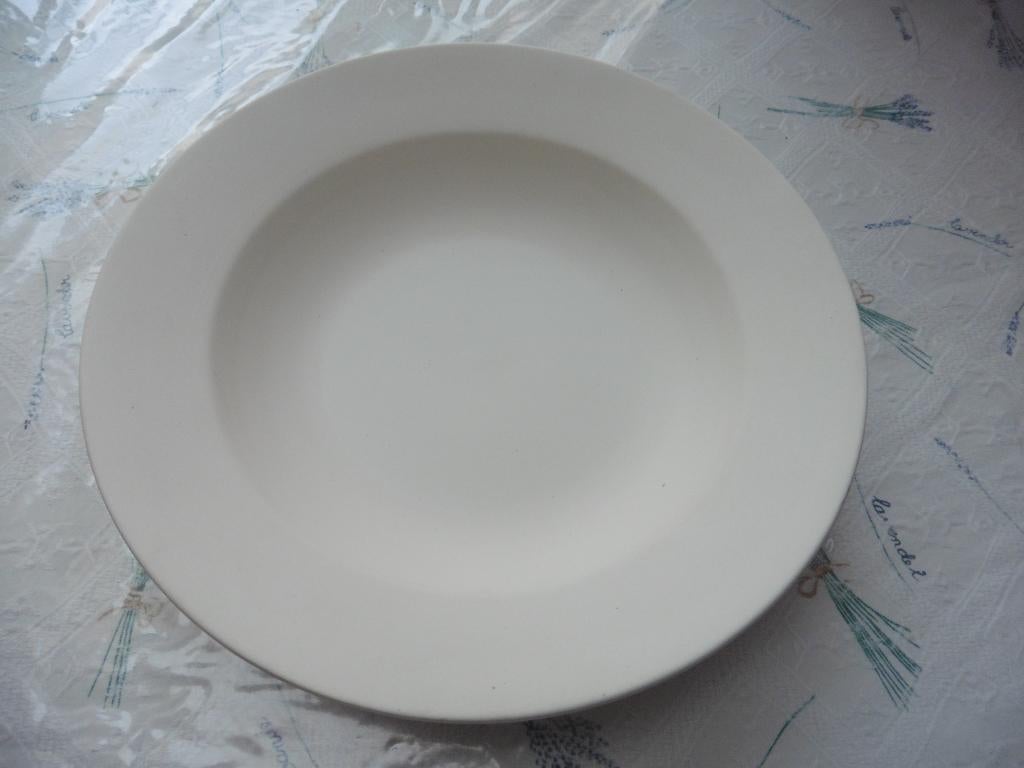 Lot de vaisselles céramiques (faïence) cuites à émailler, Enlèvement