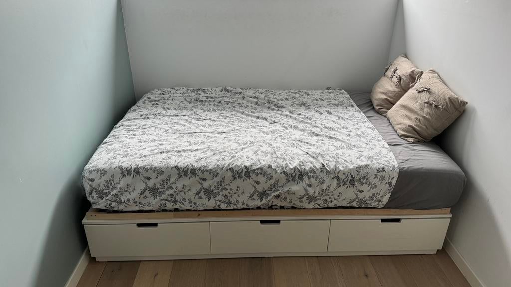 Bed (Nordli) 140x200 + 2 lattenbodems (Lönset) + matras, Ophalen, Wit, Tweepersoons, 140 cm