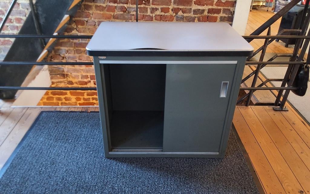 Meuble vintage Fer au coin arrondi Barro