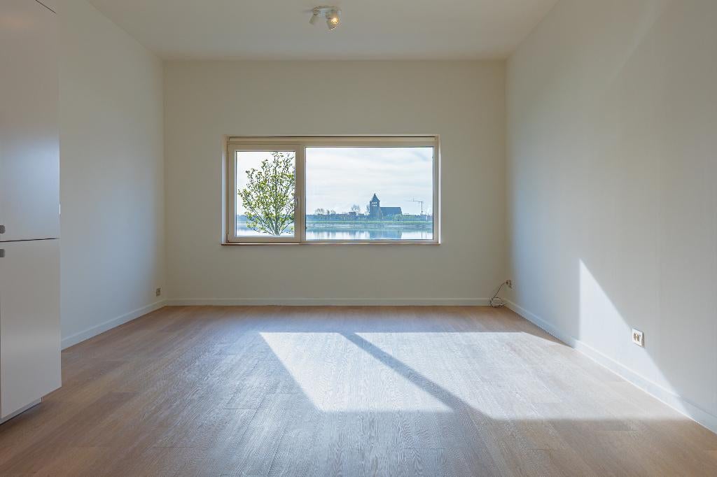 Volledig gerenoveerd appartement met zicht op de Spuikom, 50 m² ou plus, Ostende
