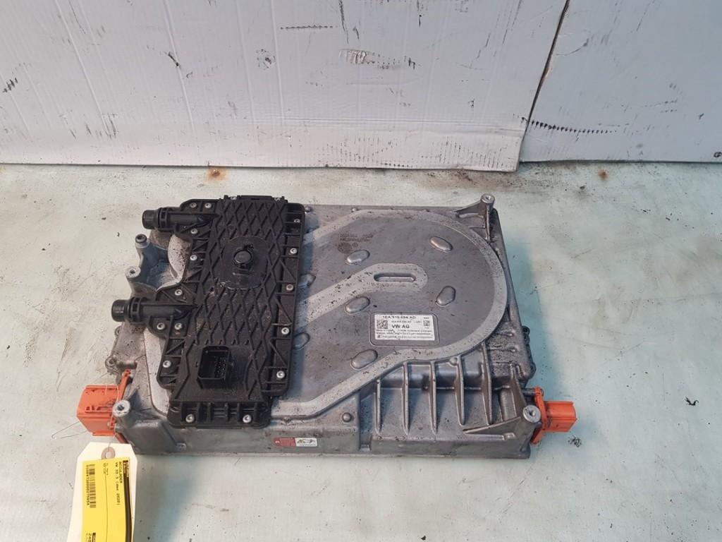 CHARGEUR DE BATTERIE (|1EA915684BF|1EA915684BG|1EA915684AD|1, Utilisé