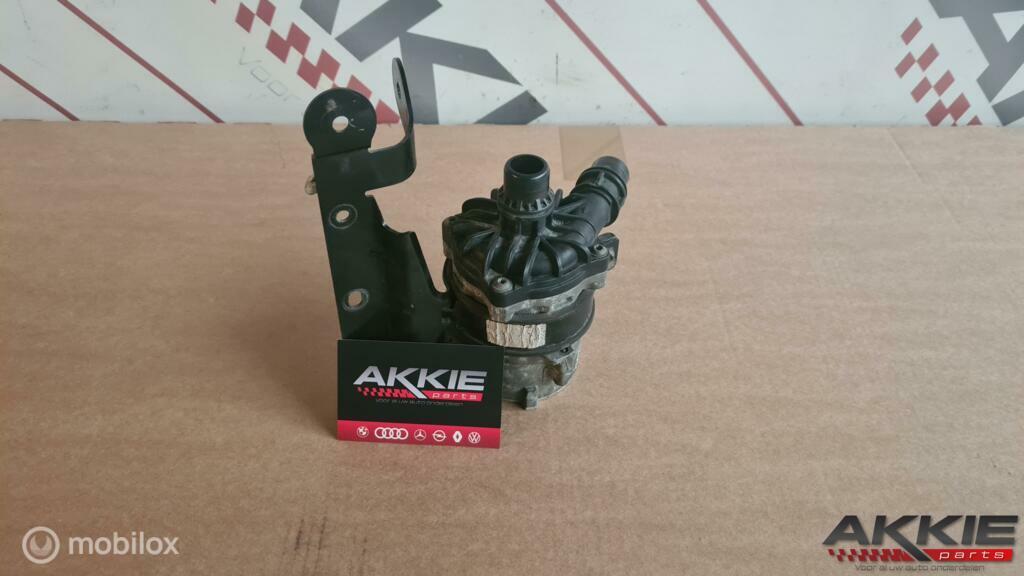 Mercedes A45 CLA45 GLA45 AMG Extra waterpomp a0005001986, Gebruikt, Ophalen of Verzenden