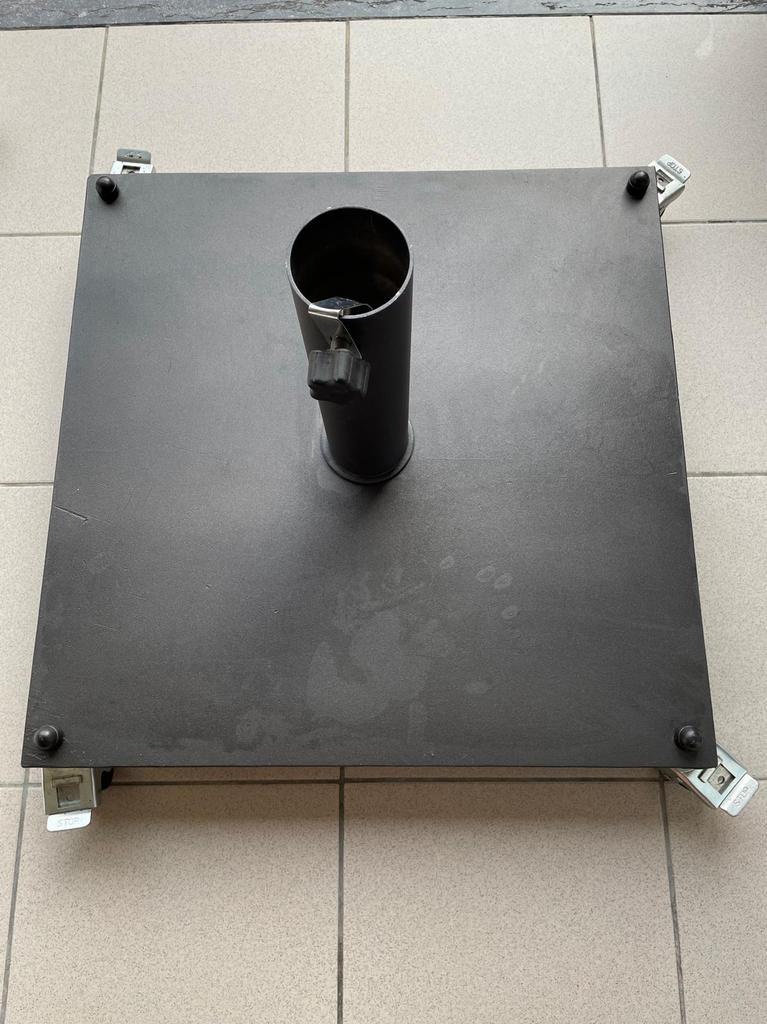 Pied de parasol, Enlèvement, Comme neuf