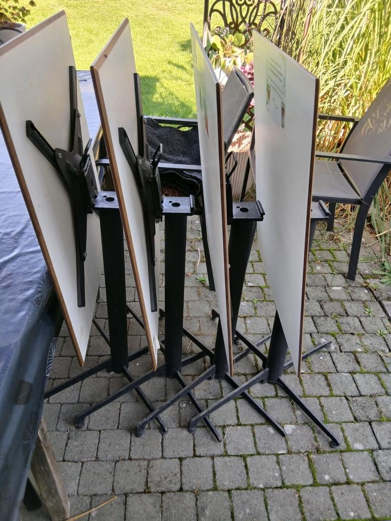 Tables trespa repliables et chaises aluminum HORECA., Enlèvement