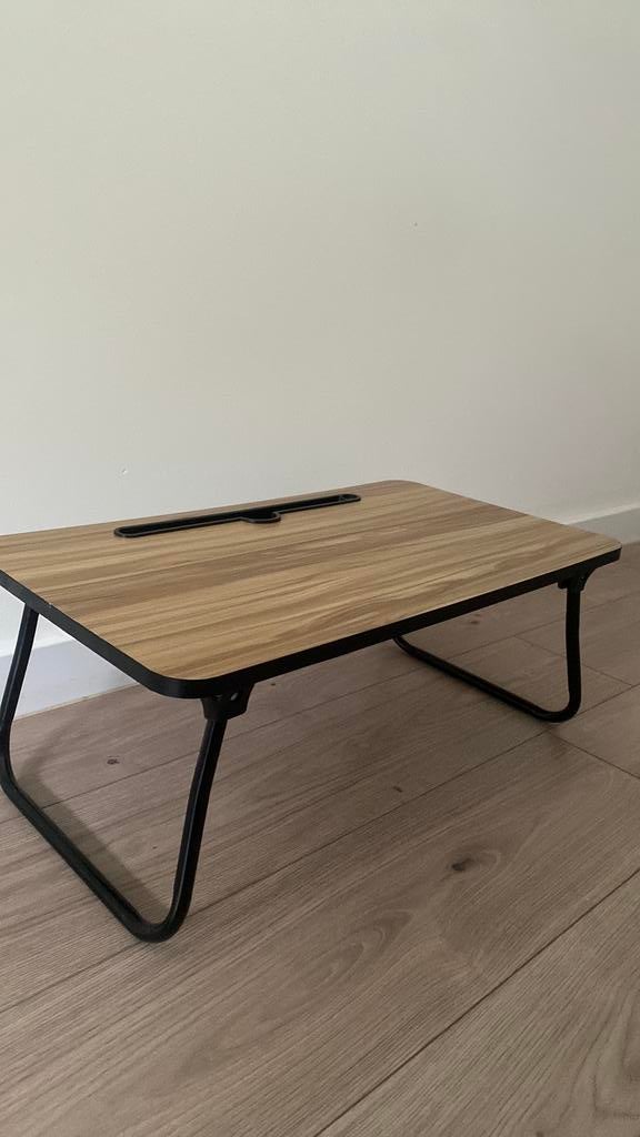 Bruin laptoptafeltje, klapbaar, zwarte poten, Computers en Software, Laptoptafels, Ophalen, Zo goed als nieuw